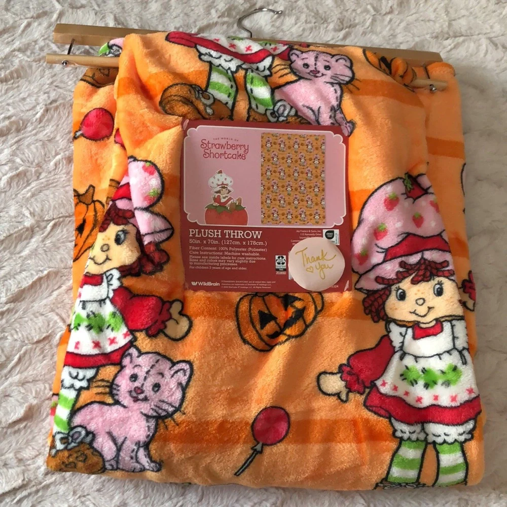 Strawberry Shortcake HALLOWEEN Plush Throw Blanket - Orange Print